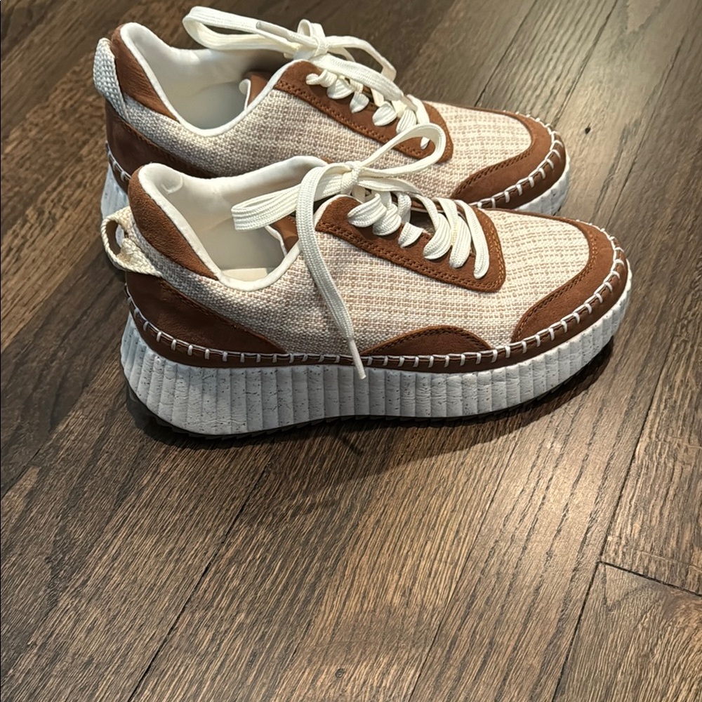 Universal Thread Tennis Shoes